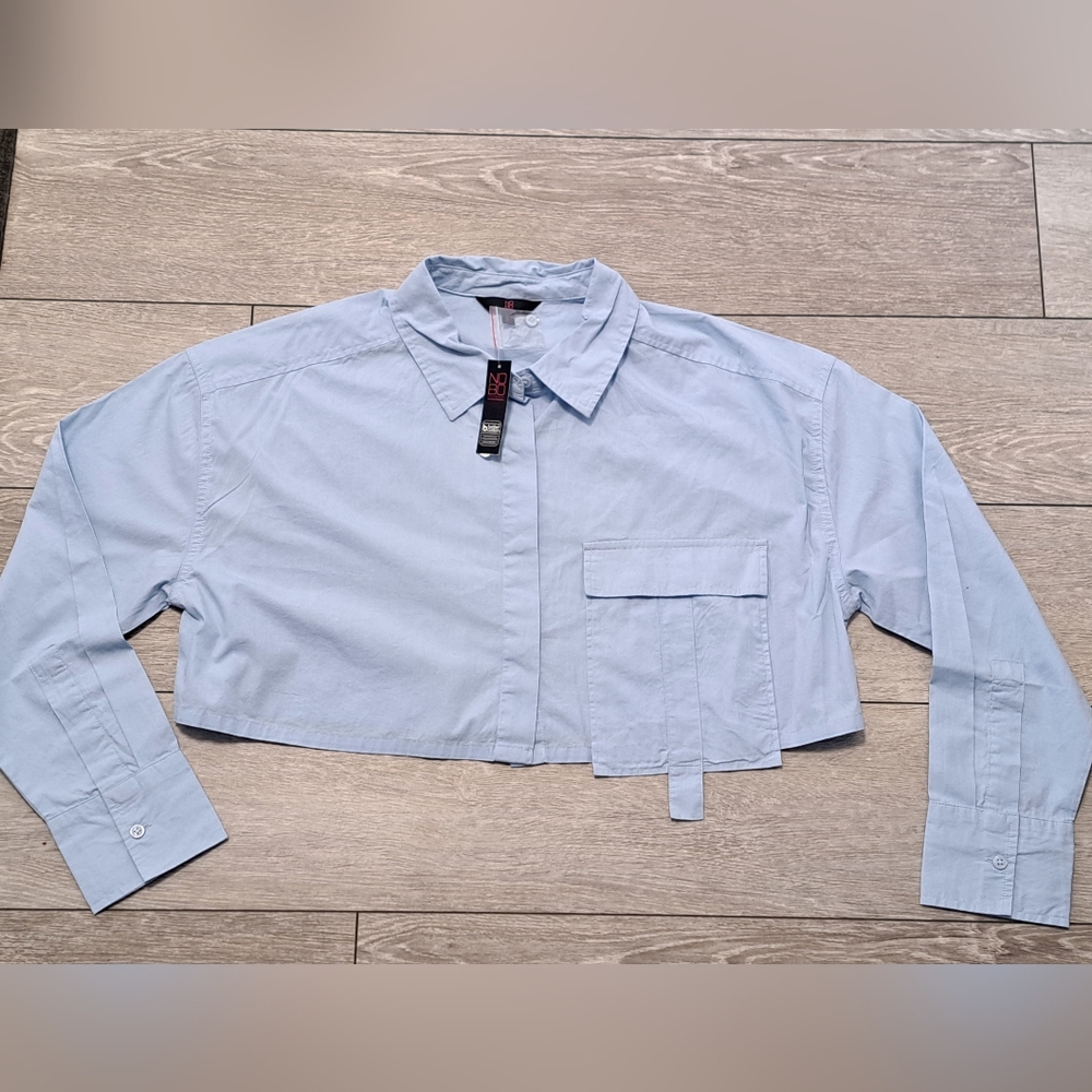 Brand New NOBO Women's Light Blue Cropped Button-Up Shirt